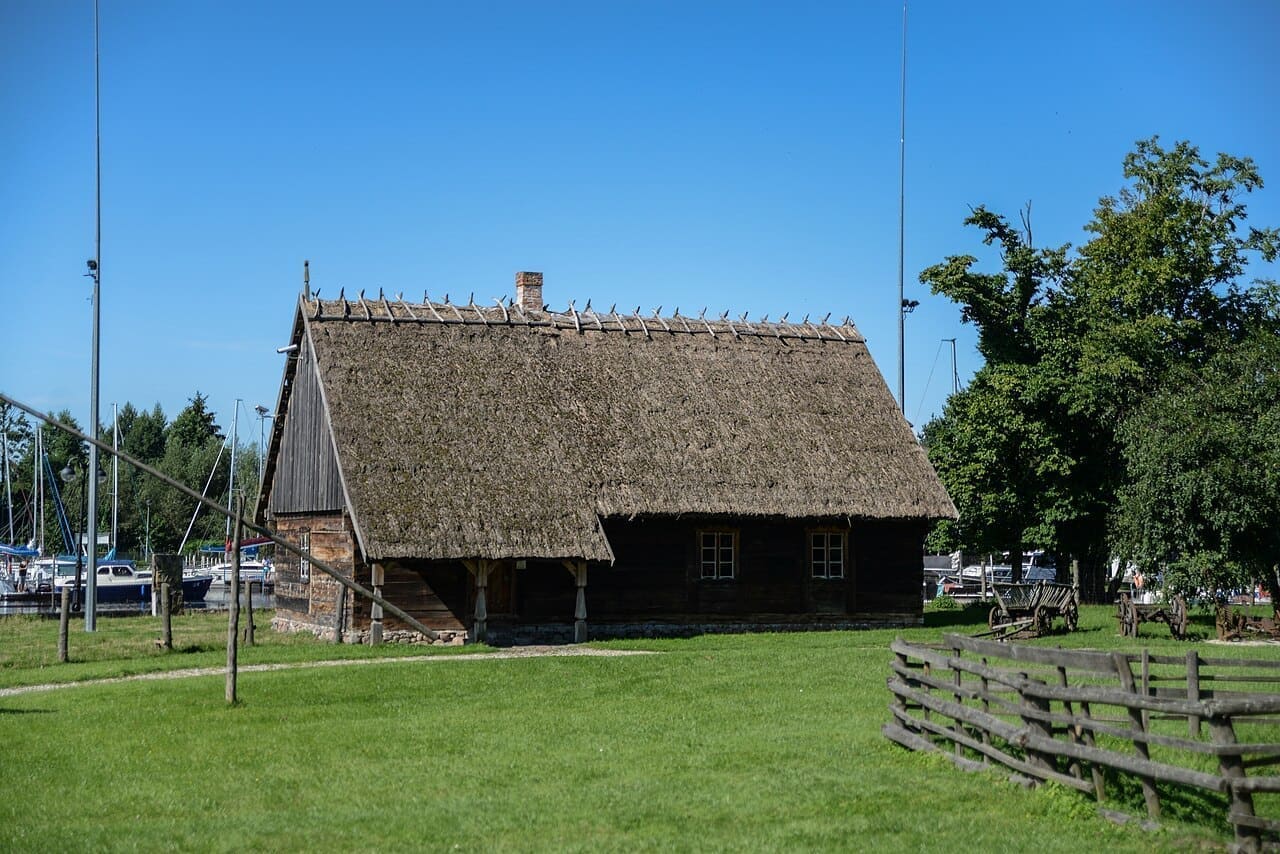 Tradycyjny budynek Muzeum Kultury Ludowej w Węgorzewie, Mazury